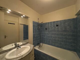  Appartement à louer 2 pièces 56 m²