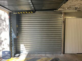  Parking / Garage � louer 