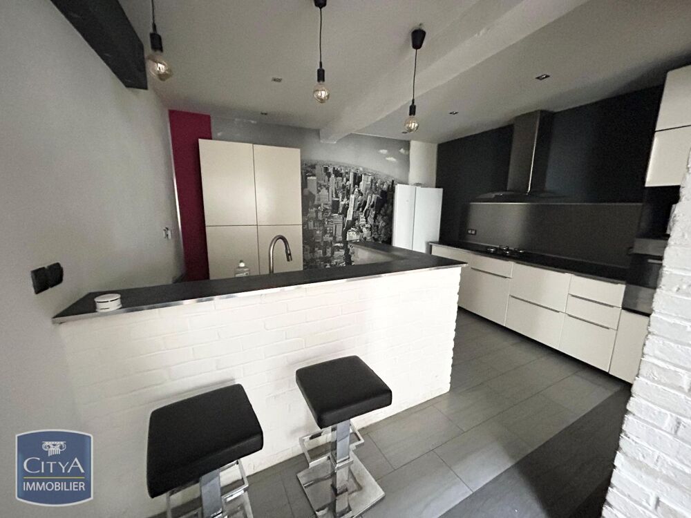 GRAND APPARTEMENTEN DUPLEX 3 PIÈCES À louer : à deux pas....