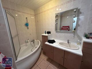  Appartement à louer 5 pièces 103 m²