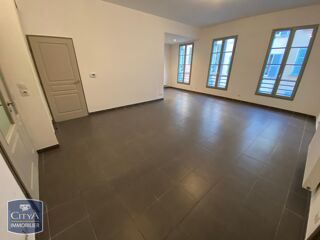  Appartement à louer 4 pièces 117 m²