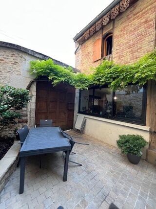 location Maison - 5 pièce(s) - 150 m² Mâcon (71000)