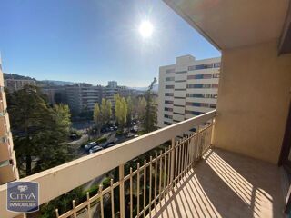  Appartement à louer 4 pièces 68 m²