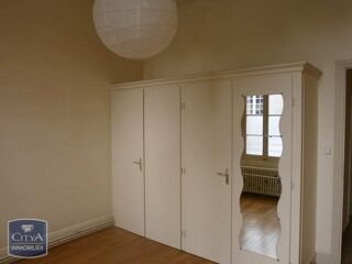  Appartement à louer 5 pièces 112 m²