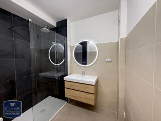  Appartement à louer 3 pièces 66 m²