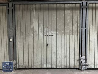  Parking / Garage à louer 