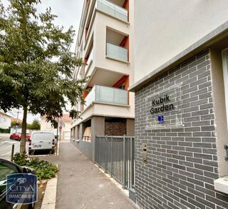  Parking / Garage à louer 