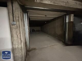  Parking / Garage à louer 