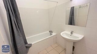  Appartement à louer 4 pièces 115 m²