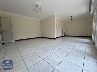  Appartement à louer 3 pièces 82 m²