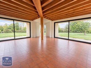 location Maison - 6 pièce(s) - 199 m² Clairefontaine-en-Yvelines (78120)