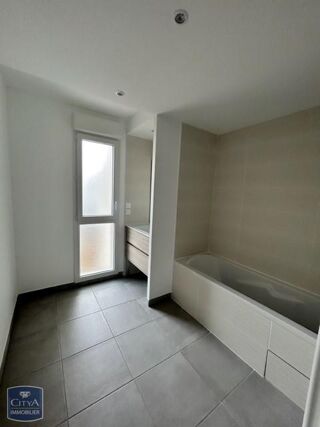  Appartement à louer 3 pièces 67 m²