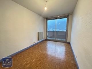  Appartement à louer 3 pièces 75 m²