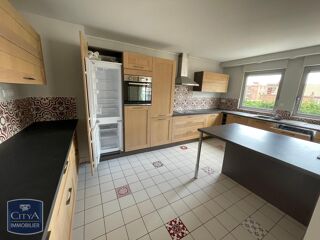  Appartement à louer 4 pièces 130 m²