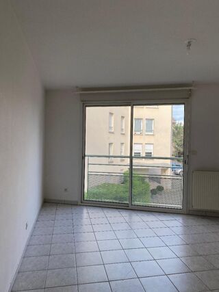  Appartement à louer 2 pièces 35 m²
