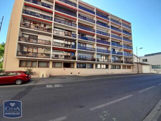  Parking / Garage à louer 