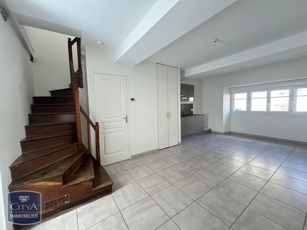 À LOUER : Appartement rénové T2 situé à Laval, dans le q....