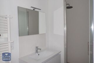  Appartement à louer 3 pièces 49 m²