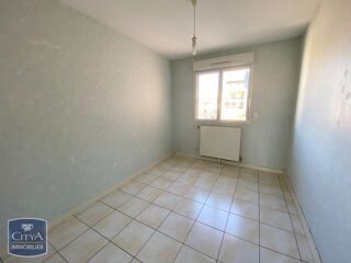  Appartement à louer 3 pièces 85 m²