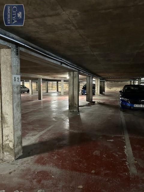  Parking / Garage  louer 