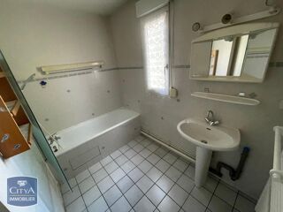  Appartement à louer 3 pièces 81 m²