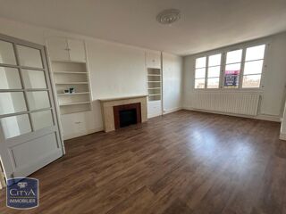  Appartement à louer 4 pièces 122 m²