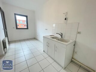  Appartement à louer 4 pièces 97 m²