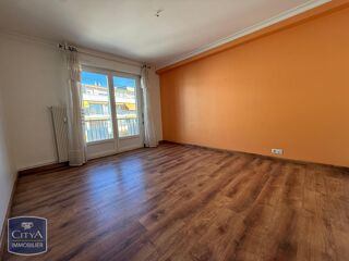  Appartement à louer 4 pièces 96 m²