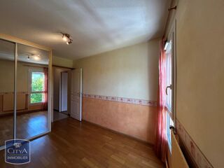  Appartement à louer 5 pièces 101 m²