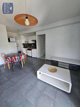  Appartement à louer 2 pièces 45 m²
