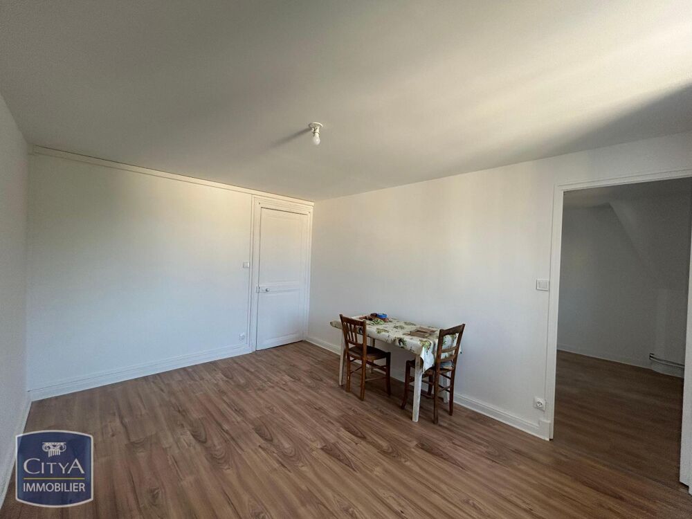 À LOUER : Appartement rénové T2 situé à Sedan, dans le c....