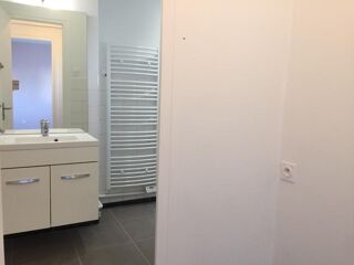  Appartement à louer 3 pièces 82 m²