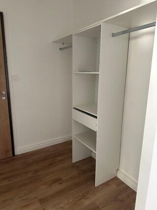  Appartement à louer 3 pièces 52 m²