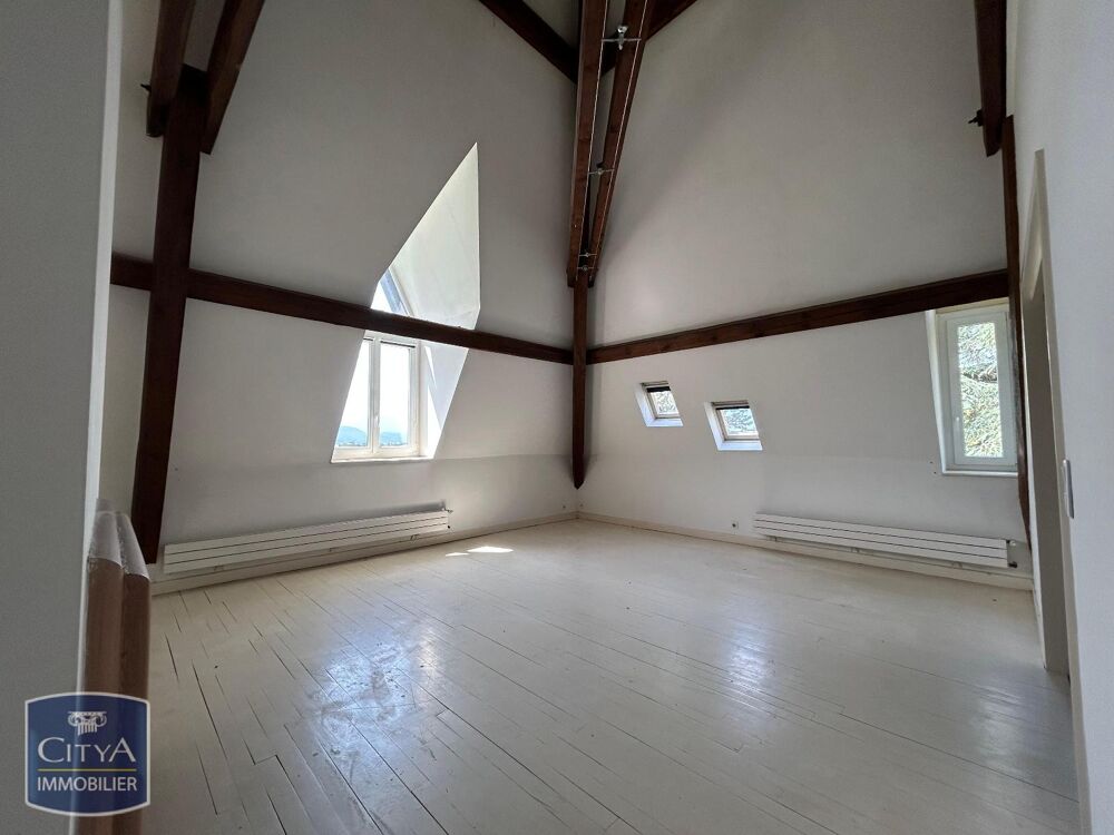 À LOUER : Découvrez ce magnifique appartement ancien aty....