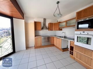  Appartement à louer 4 pièces 107 m²