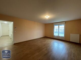  Appartement à louer 3 pièces 76 m²