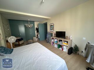  Appartement à louer 3 pièces 113 m²