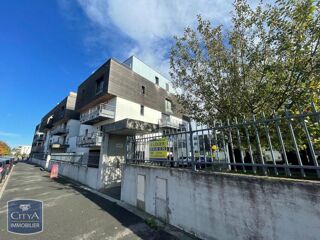  Parking / Garage � louer 