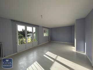  Appartement à louer 4 pièces 83 m²