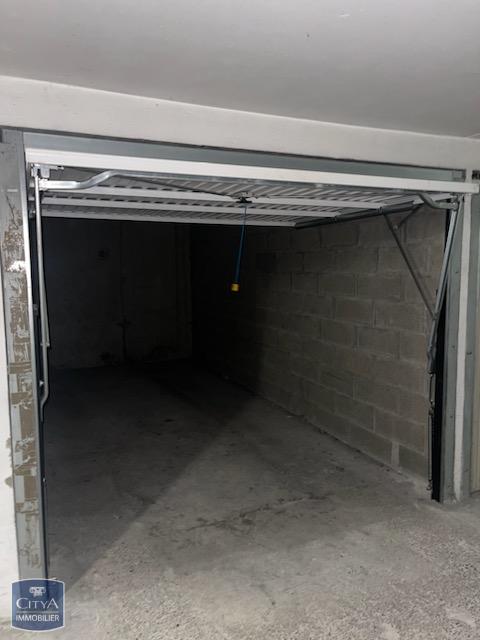  Parking / Garage  louer 