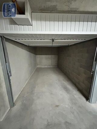 Parking / Garage à louer 