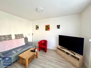  Appartement à louer 4 pièces 77 m²