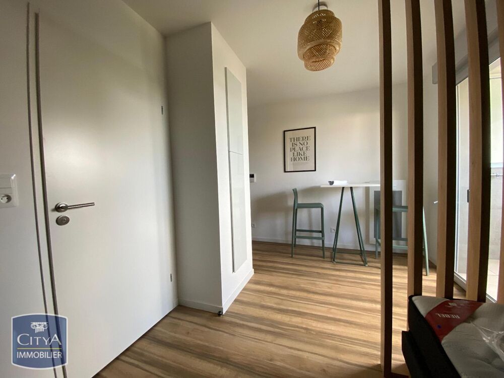 À LOUER STUDIO MEUBLE: Avenue Montaigne - Angers Charman....