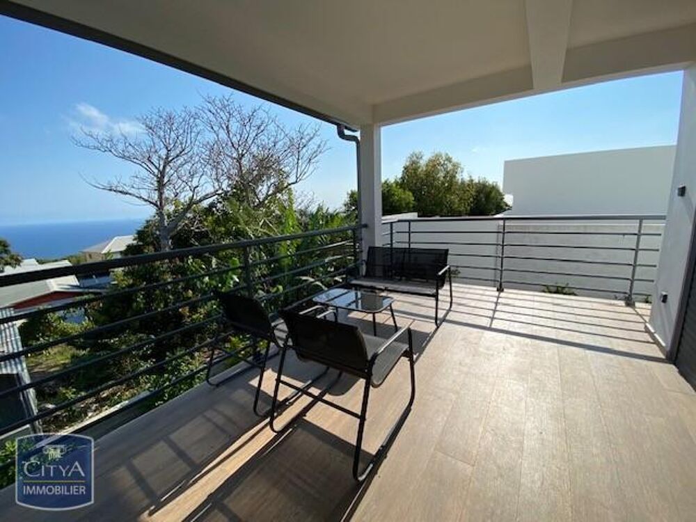 location Maison - 4 pièce(s) - 76 m² Saint-Pierre (97410)