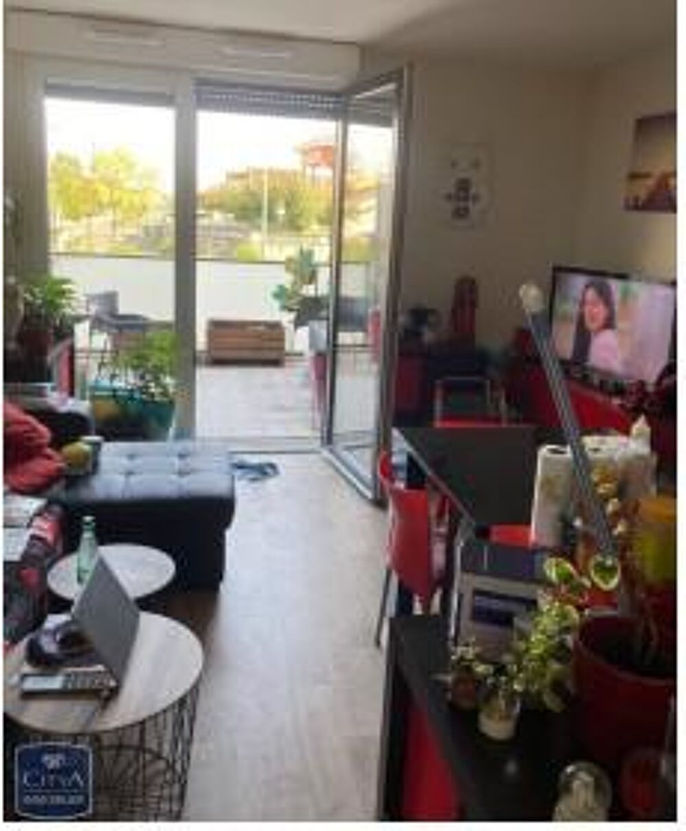 À LOUER : Appartement récent T3 situé à Cenon, dans le d....