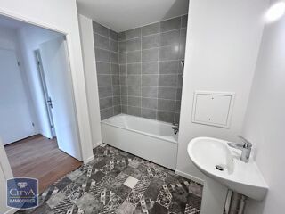  Appartement à louer 4 pièces 80 m²
