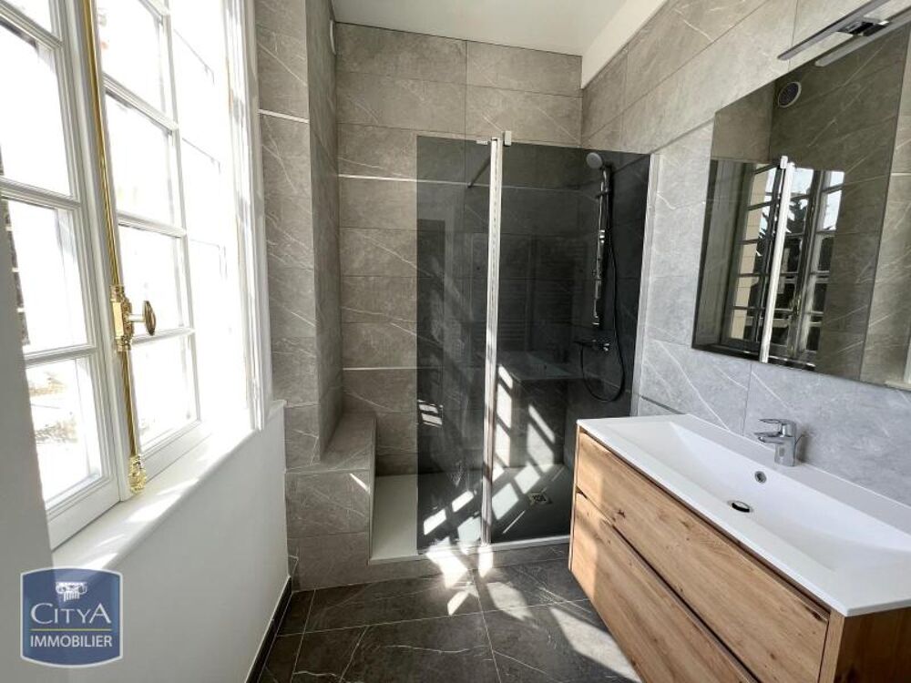 À LOUER : Appartement bourgeois T2 situé à Chécy, dans l....