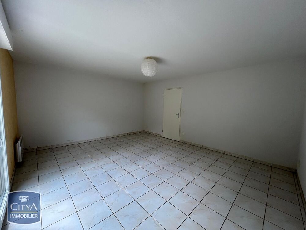 A LOUER - Maison T3 de 73,10 m² à POUZAUGES - À louer : ....