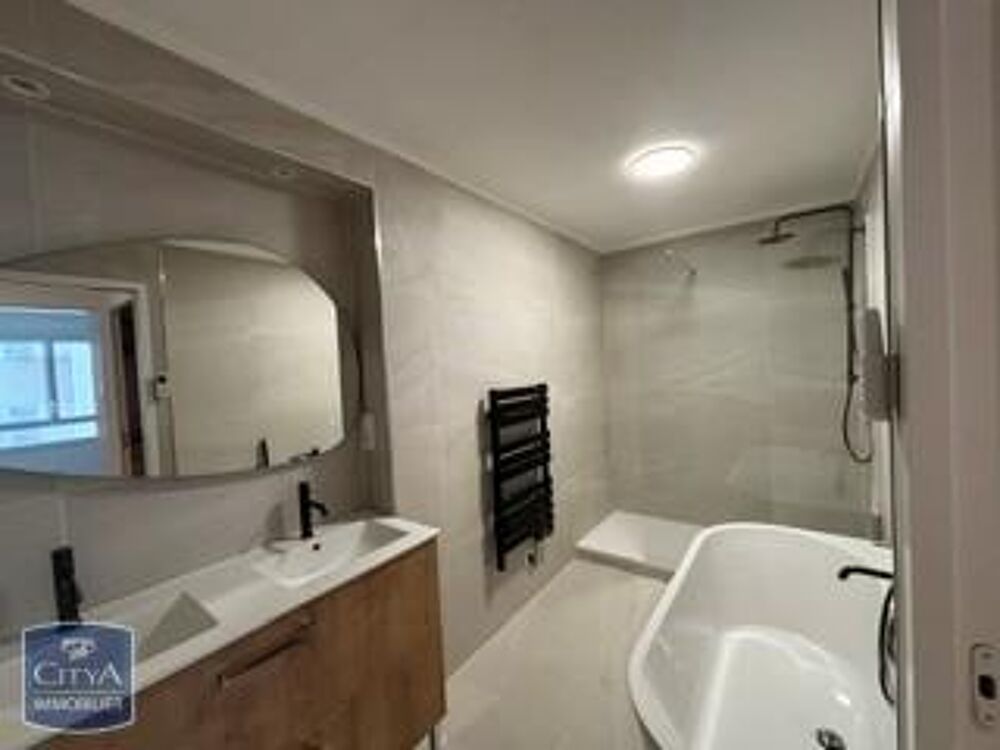 location Appartement - 3 pièce(s) - 80 m² Nimes (30900)