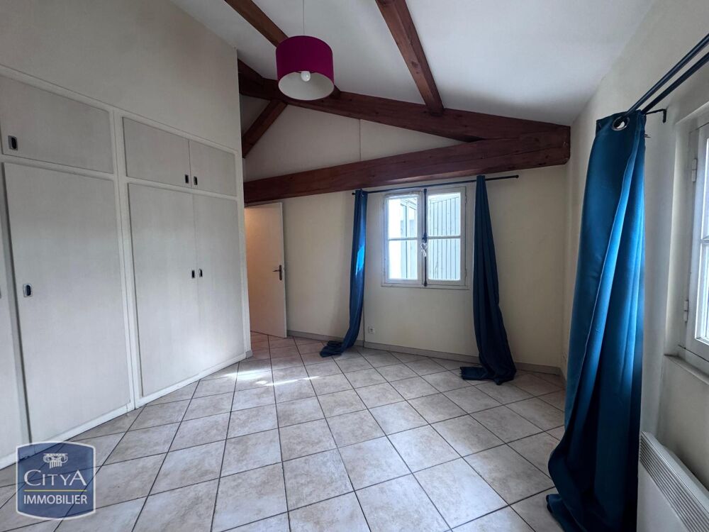 À LOUER ! Découvrez cet appartement T4 situé en centre v....